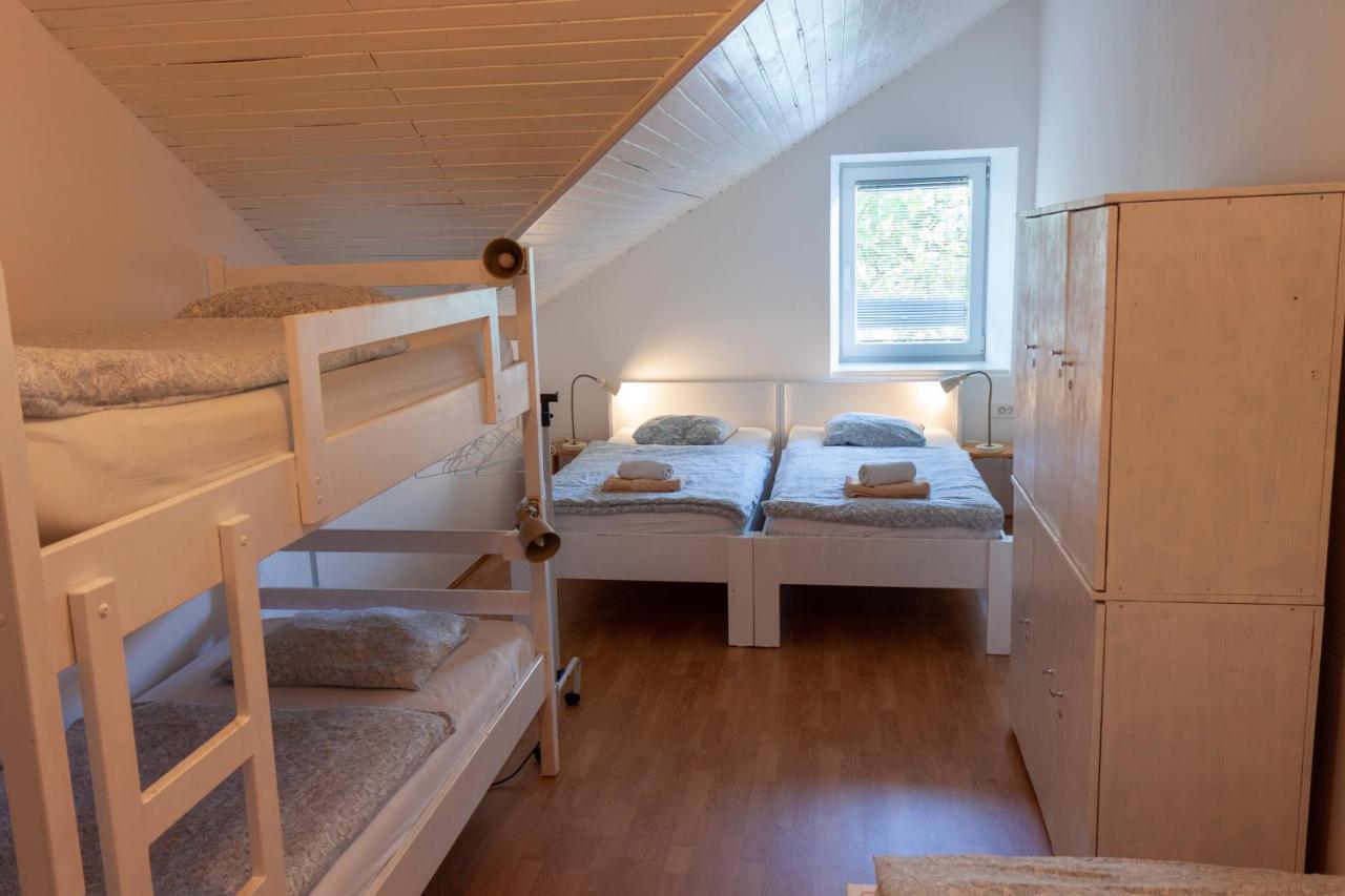 Vila Veselova, Ljubljana City Center Hostel Buitenkant foto