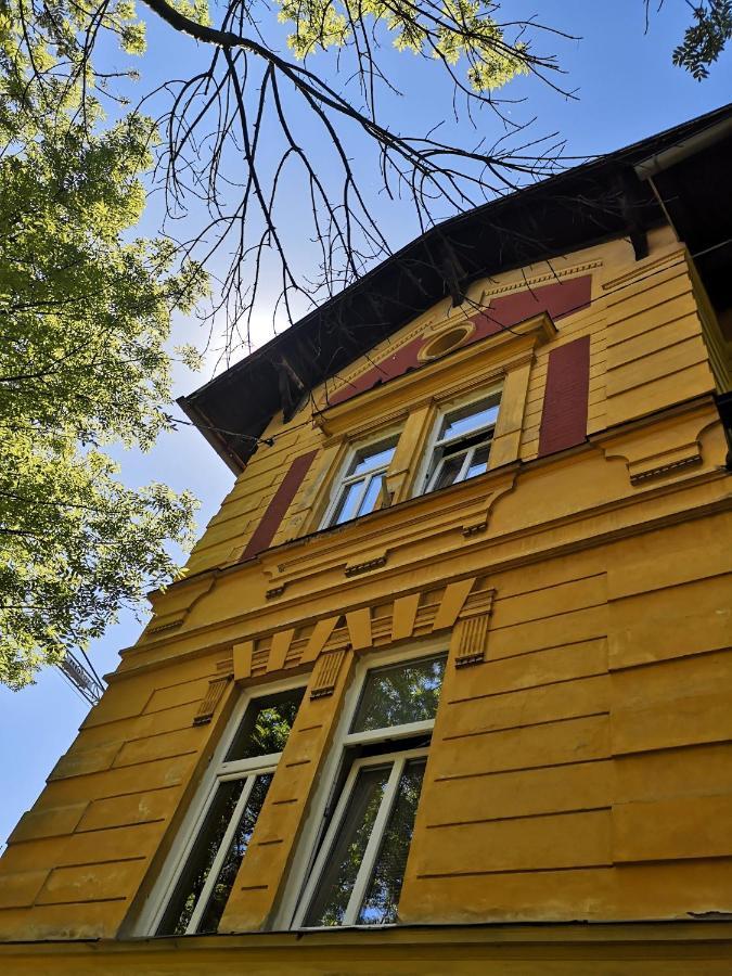 Vila Veselova, Ljubljana City Center Hostel Buitenkant foto